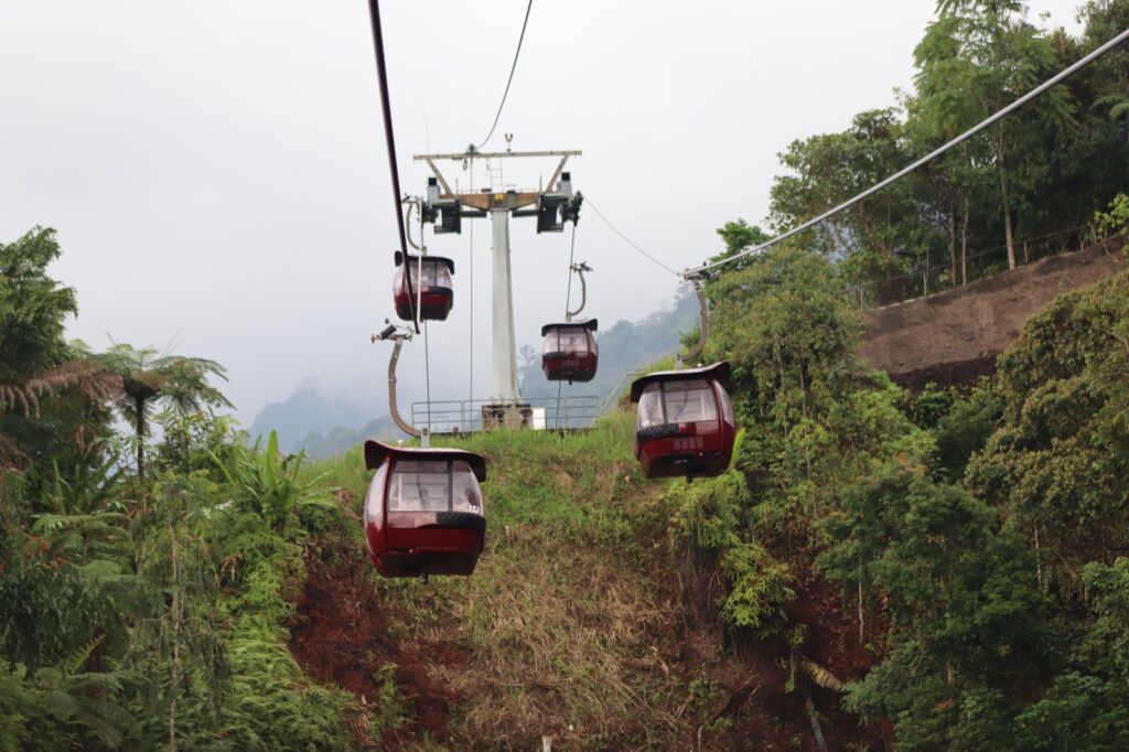 PHOTO ON GENTING CABLE CAR